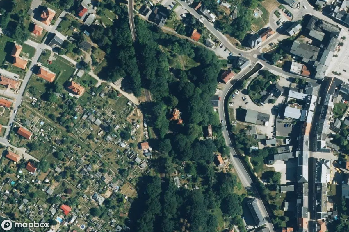 Satellitenansicht von Meiche-Villa, eine verlassene Wohnhaus in Sebnitz, Deutschland
