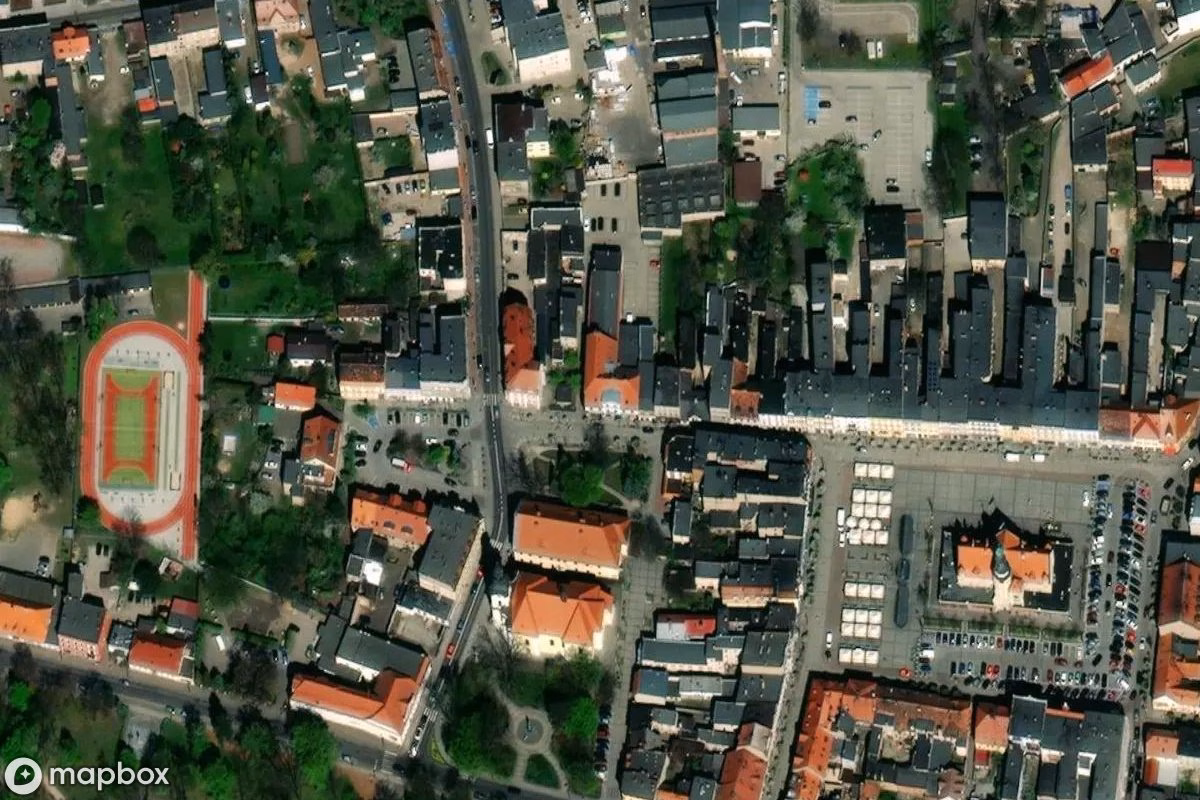 Satellitbillede set fra luften af Verlassenes Theater Krotoszyn, et forladt Teater i Krotoszyn, Polen