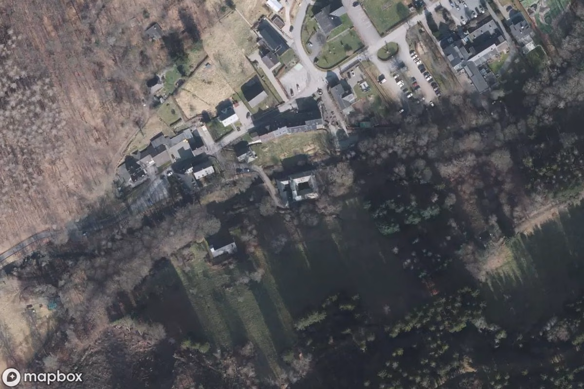 Satelitní letecký pohled na Burg Simonskall, opuštěné Zámek v Hürtgenwald, Německo