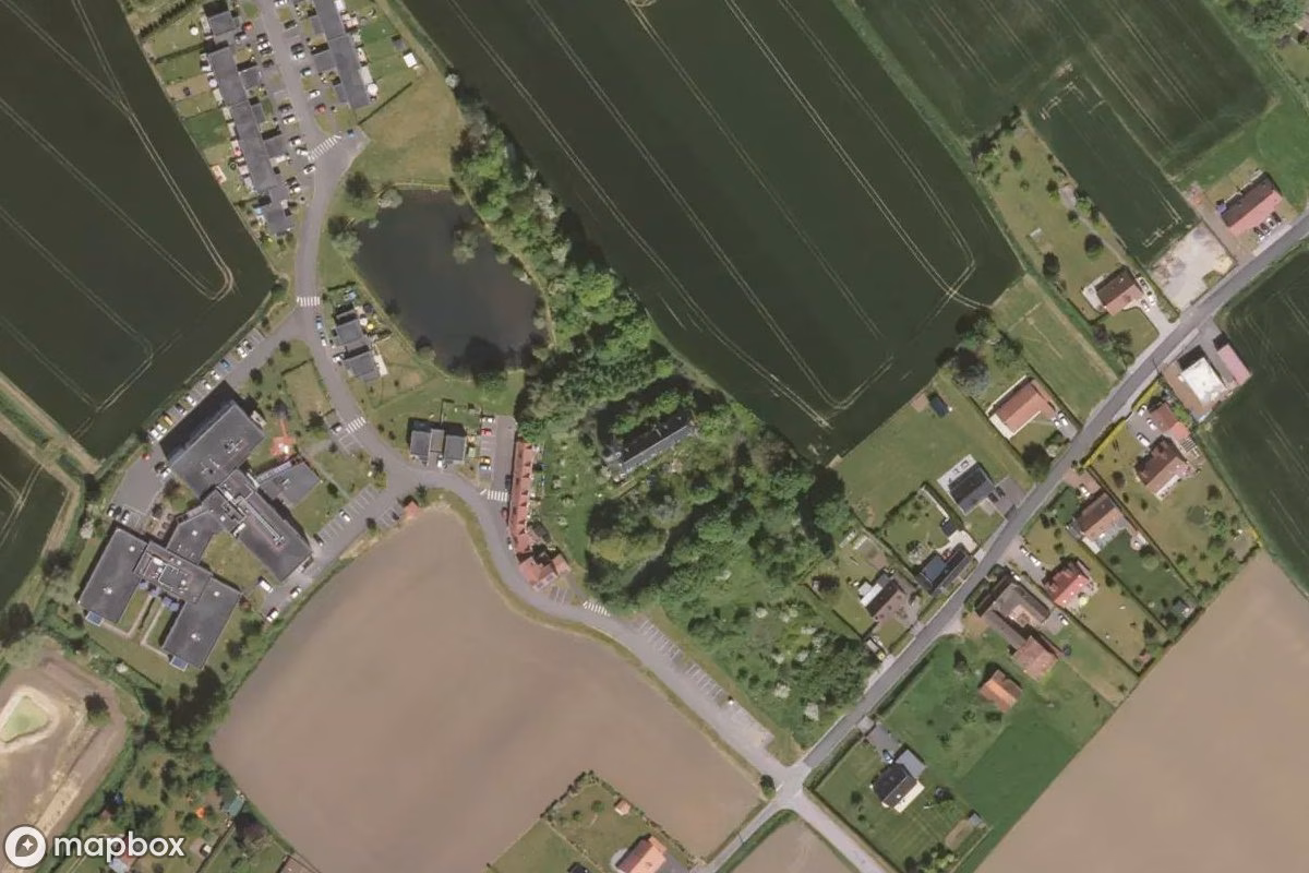 Satelitarny widok z lotu ptaka Manoir Grano, opuszczone Dom mieszkalny w Gonnehem, Francja