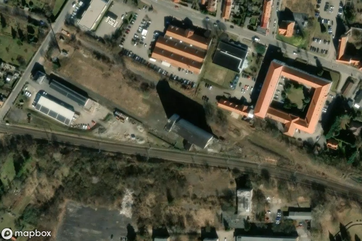 Vista aérea por satélite de Kornspeicher, un Almacén abandonado en Lutherstadt Eisleben, Alemania