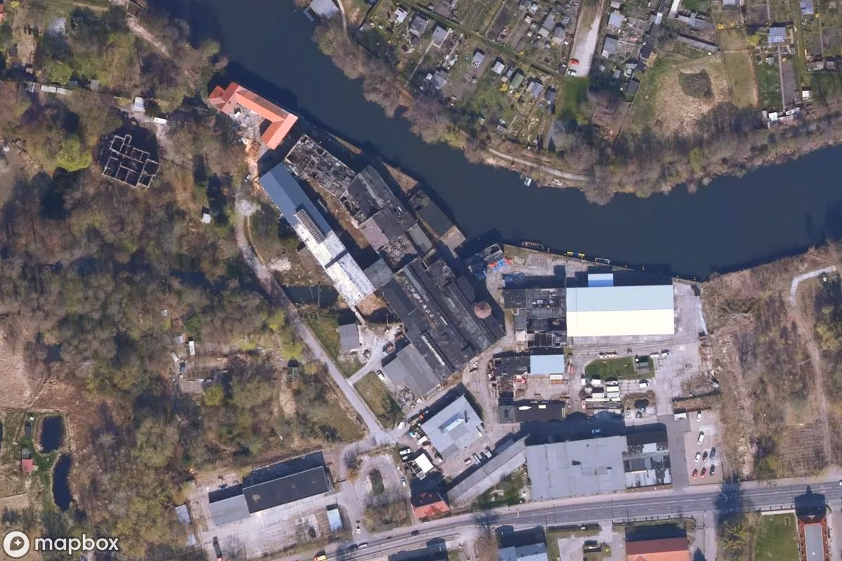Satelitní letecký pohled na Papierfabrik, opuštěné Továrna v Eberswalde, Německo