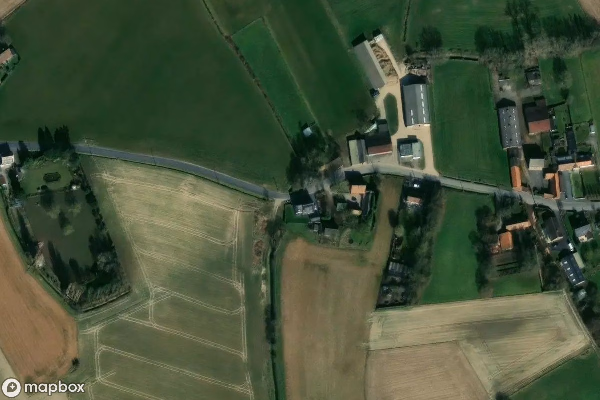 Satelitní letecký pohled na Hof Simka, opuštěné Statek v Avelgem, Belgie