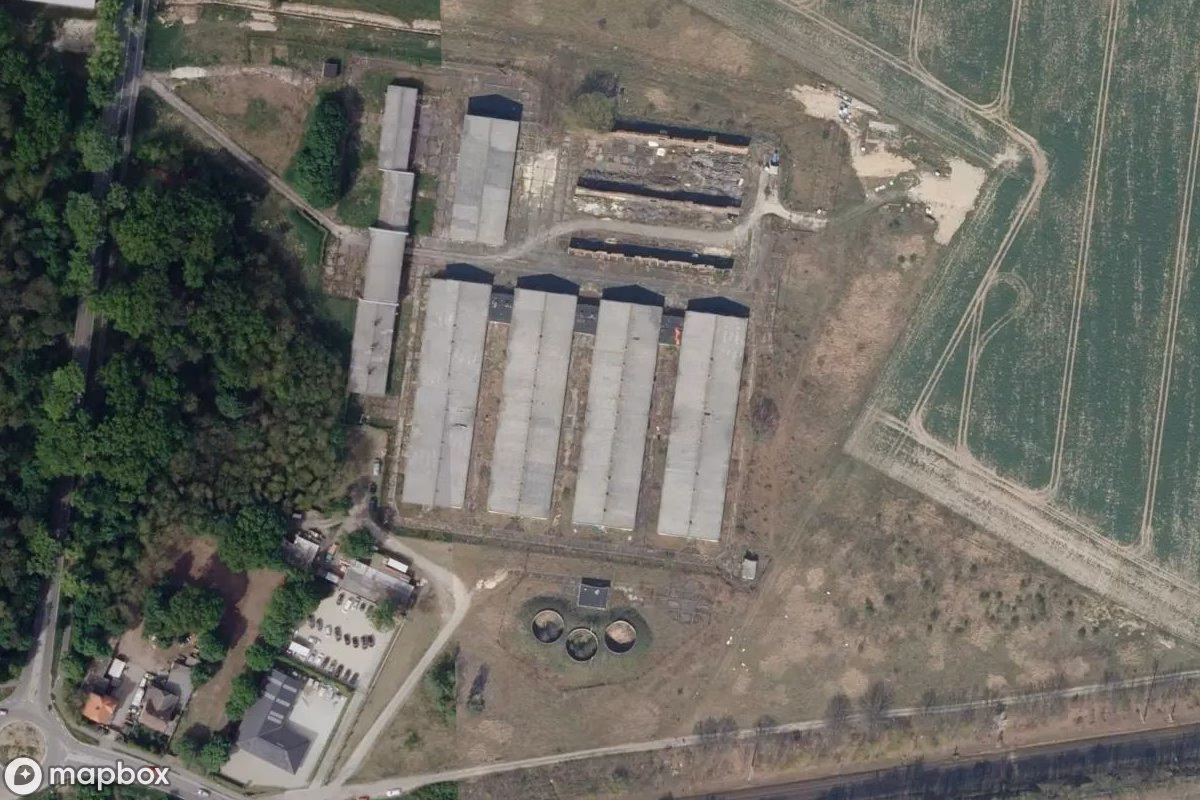 Vue aérienne satellite de Molkerei, un Usine abandonné à Diedersdorf, Allemagne