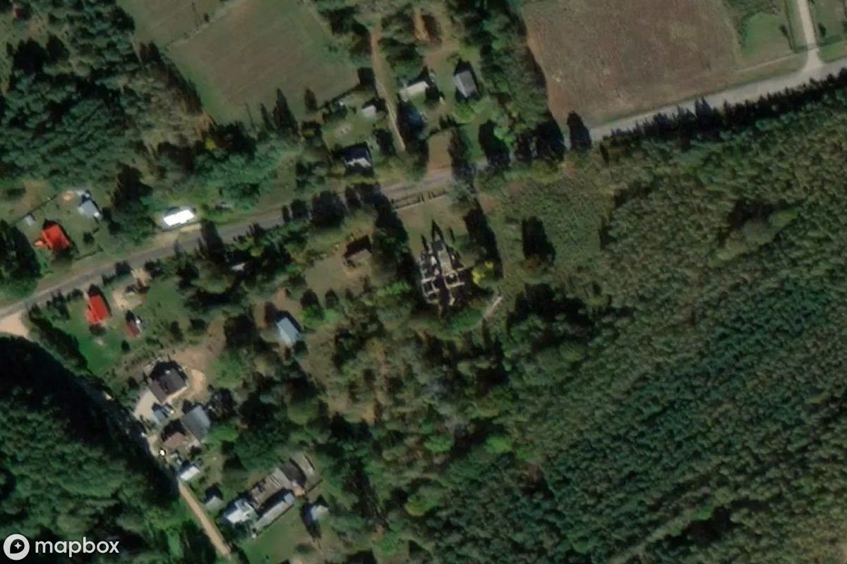 Satellitenansicht von Antoniuskirche, eine verlassene Kirche in Jałówka, Polen