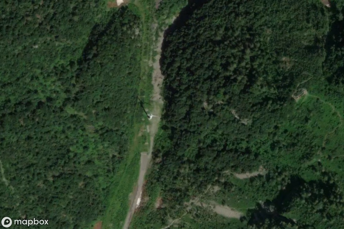 Satellietbeeld vanuit de lucht van Stellung Plökenpass, een verlaten  in Kötschach-Mauthen, Oostenrijk