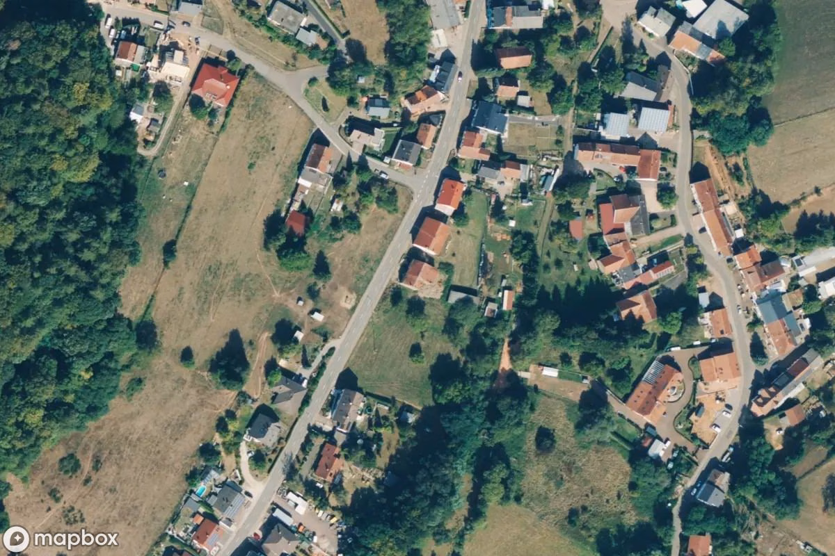 Satellitbillede set fra luften af Haus, et forladt  i Losheim am See, Tyskland