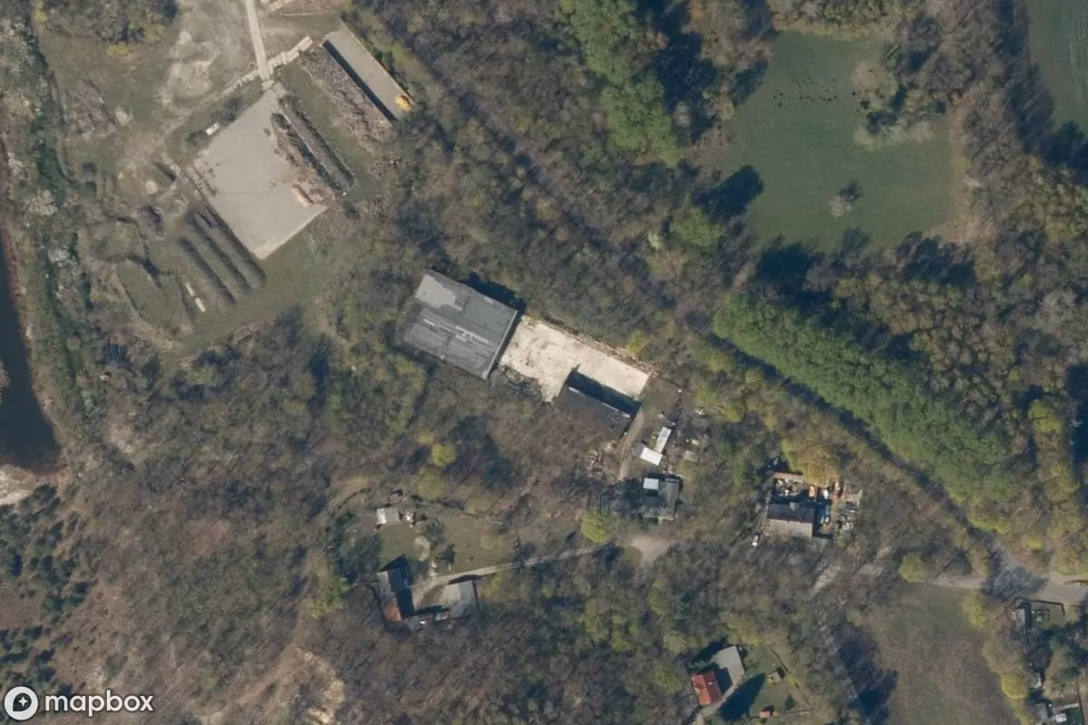 Satellietbeeld vanuit de lucht van Scheune, een verlaten Boerderij in Schipkau, Duitsland