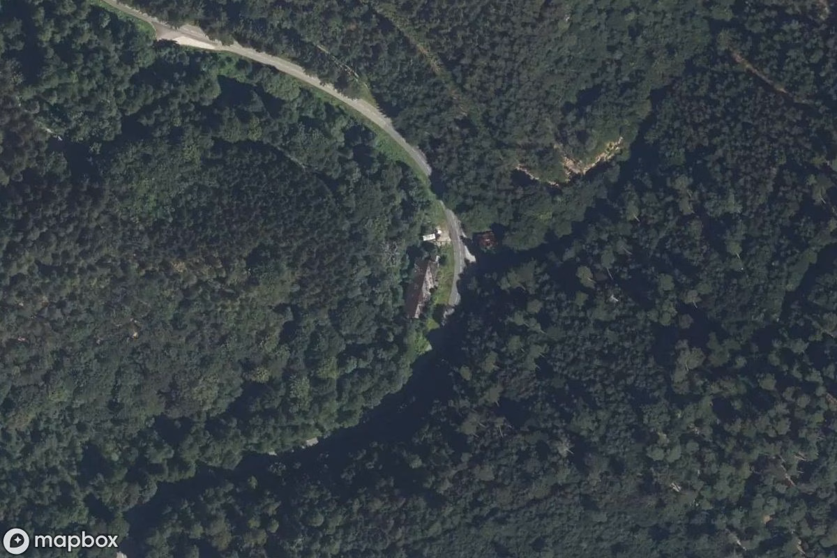 Satellietbeeld vanuit de lucht van Alte Mühle Lemb, een verlaten Fabriek in Lembach, Frankrijk