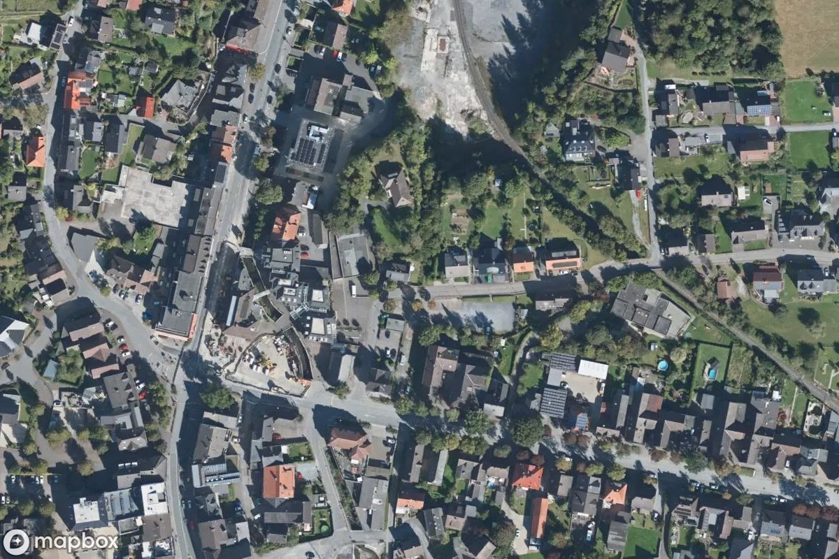 Satelitní letecký pohled na Zugang Stollen, opuštěné Důl v Warstein, Německo