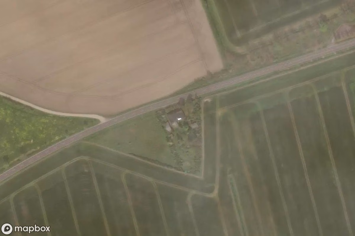 Satellittbilde fra luften av Einfamilienhaus, et forlatt  i Osternienburger Land, Tyskland