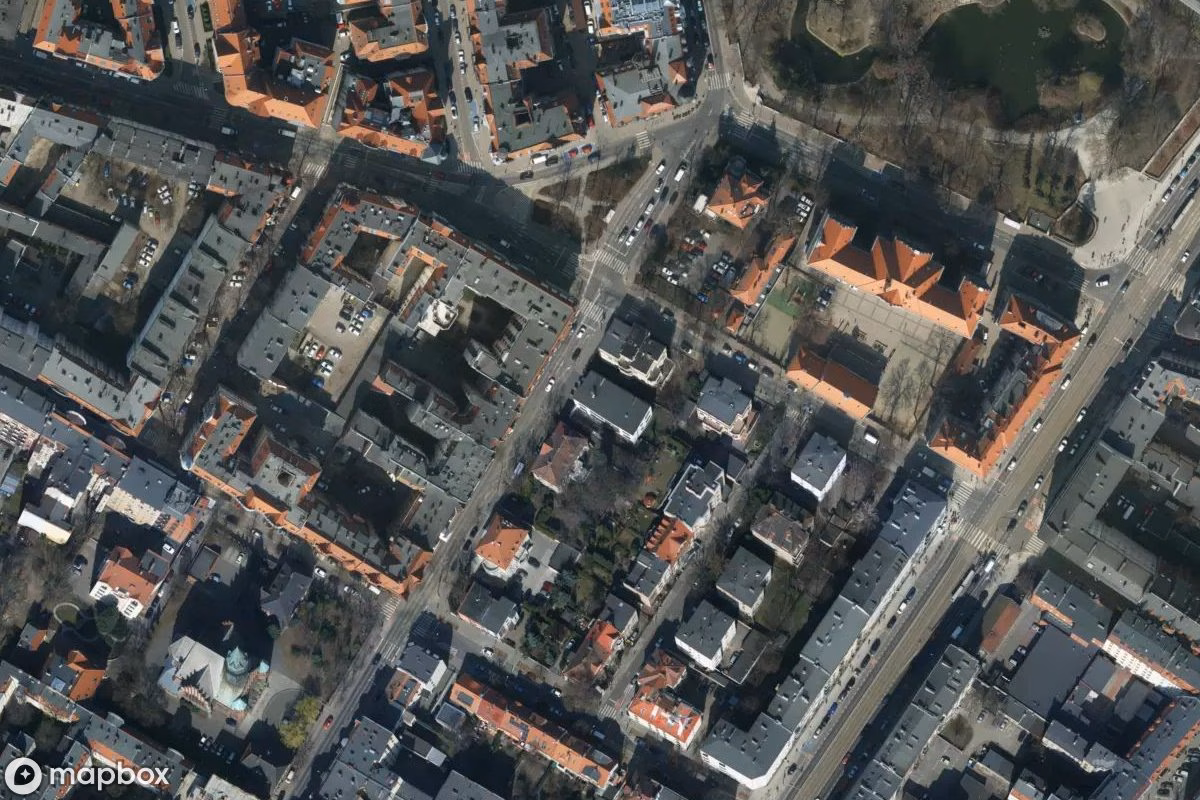 Satellitbillede set fra luften af Stara policja Wyspiańskiego, et forladt  i Poznan, Polen