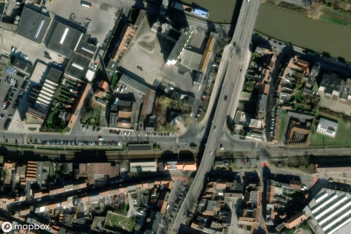 Aerial satellite view of Café Ize, an abandoned Restaurant in Izegem, Belgium