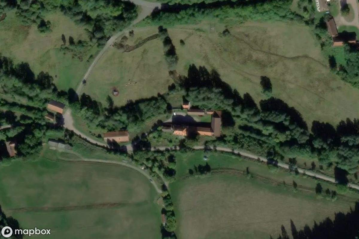 Satellietbeeld vanuit de lucht van Gasthof, een verlaten Hotel in Rothenbucher Forst, Duitsland