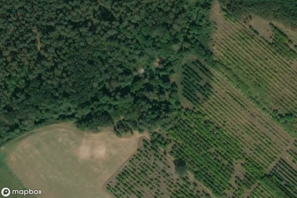 Vista aérea por satélite de MRU Jaz 712, un  abandonado en Staropole, Polonia