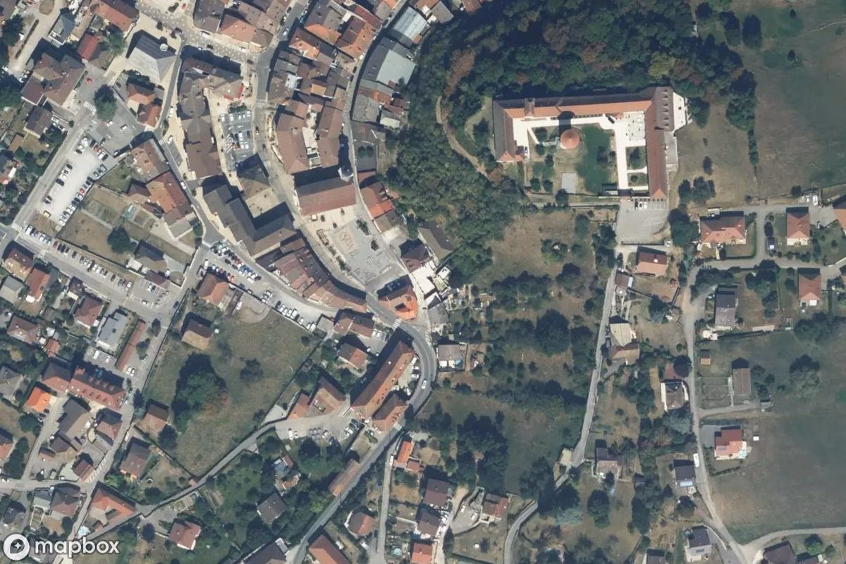 Aerial satellite view of Immeuble 70, an abandoned  in Faverges-Seythenex, France