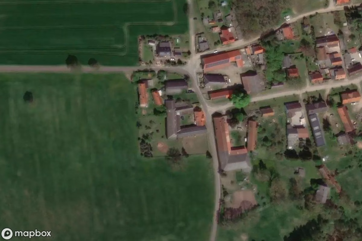 Satelitarny widok z lotu ptaka Bauernhof, opuszczone Gospodarstwo w Siedendolsleben, Niemcy