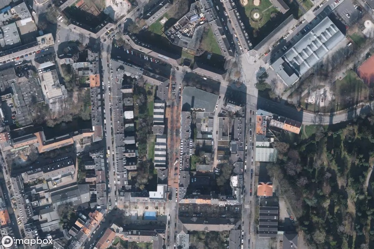 Satelitní letecký pohled na Luftschutzbunker, opuštěné Bunkr v Aachen, Německo