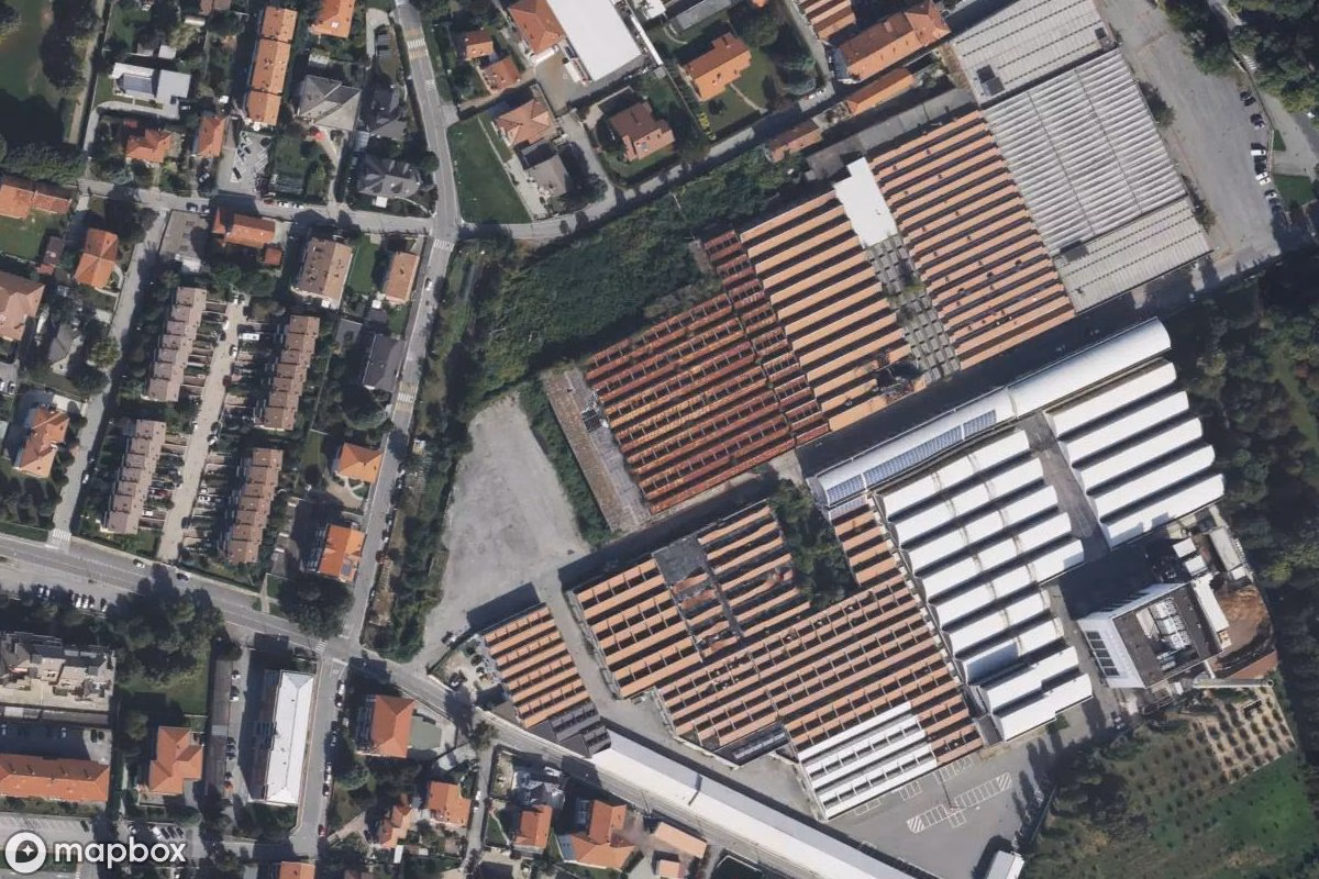 Satelitarny widok z lotu ptaka Stabilimento vallesusa, opuszczone Fabryka w Rivarolo Canavese, Włochy