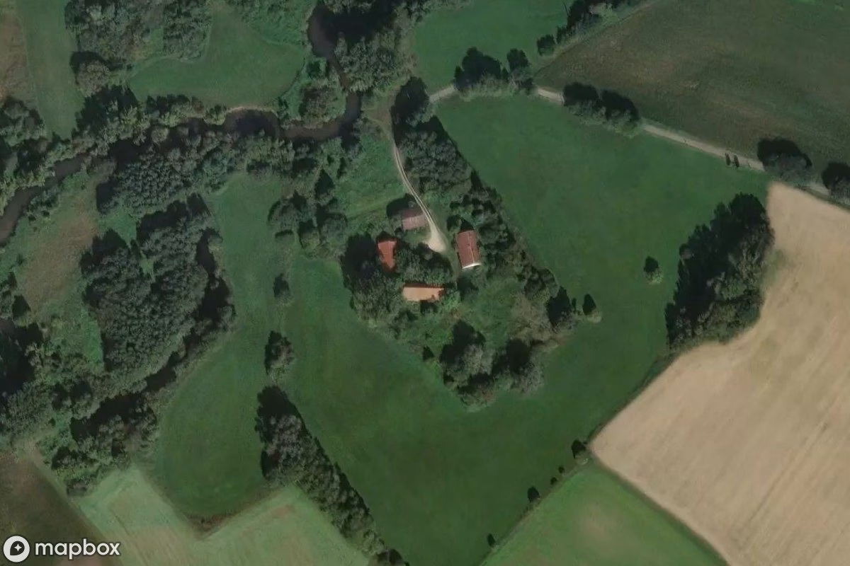 Satellitbild från luften av Hof, en övergiven Bondgård i Eulenried, Tyskland