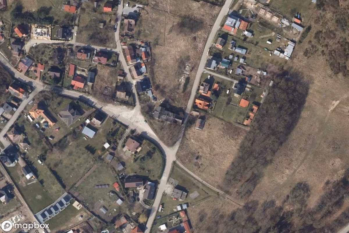 Satellitbild från luften av Haus, en övergiven  i Lubin, Polen