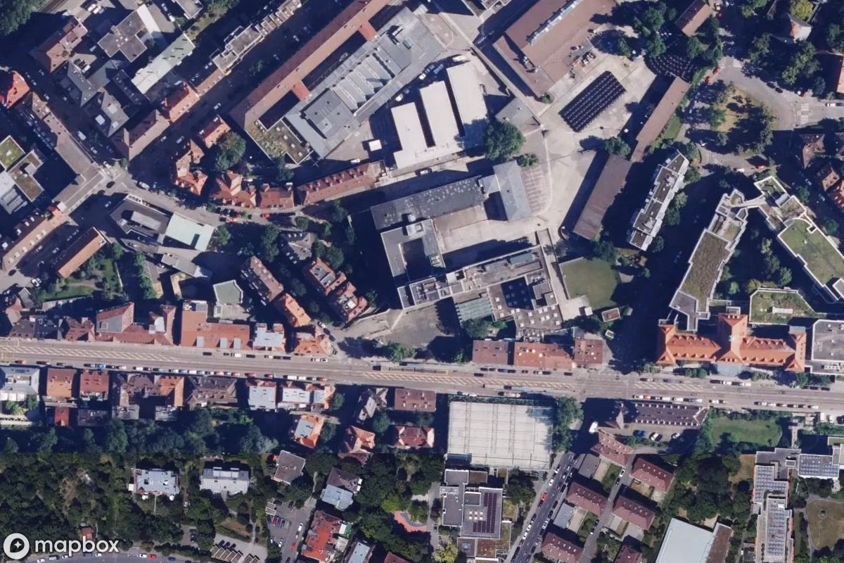 Satellitbild från luften av EnBW Gebäude, en övergiven  i Stuttgart, Tyskland