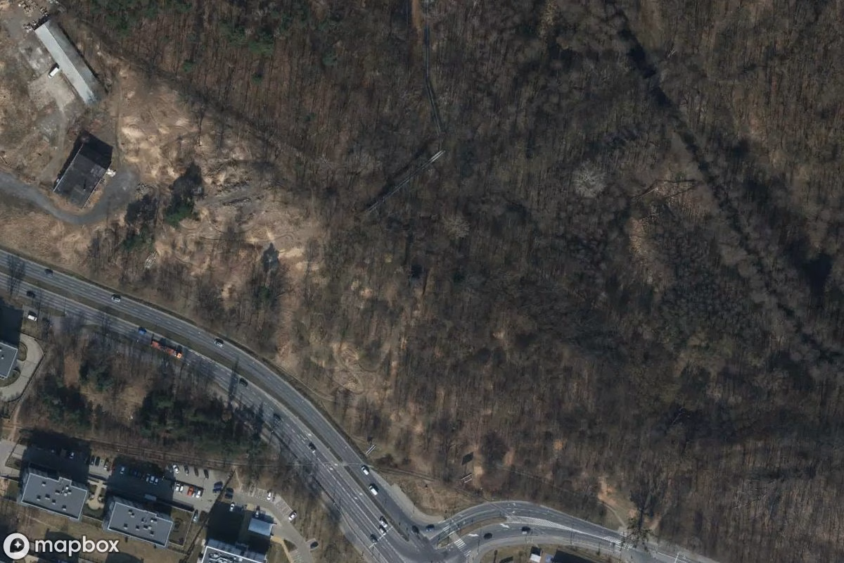 Satelitarny widok z lotu ptaka Mausoleum Mielochów, opuszczone w Poznan, Polska