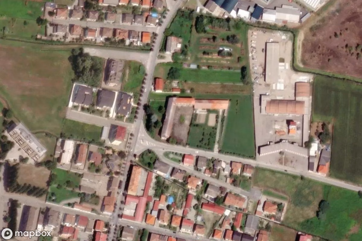 Satellitbild från luften av Lost Place, en övergiven  i Trino, Italien