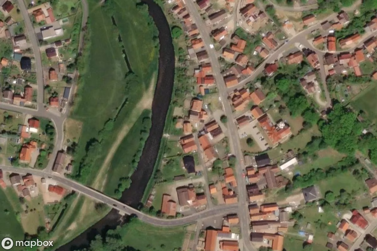 Satelitní letecký pohled na Haus, opuštěné  v Breitungen/Werra, Německo