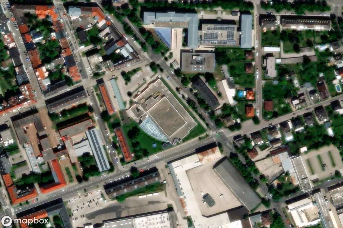 Satelitní letecký pohled na Hallenbad, opuštěné Bazén v Klagenfurt, Rakousko