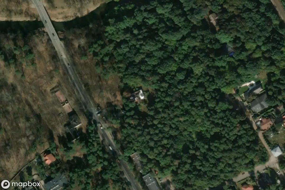 Satellitenansicht von Willa Wedla 1910, eine verlassene Wohnhaus in Otwock, Polen