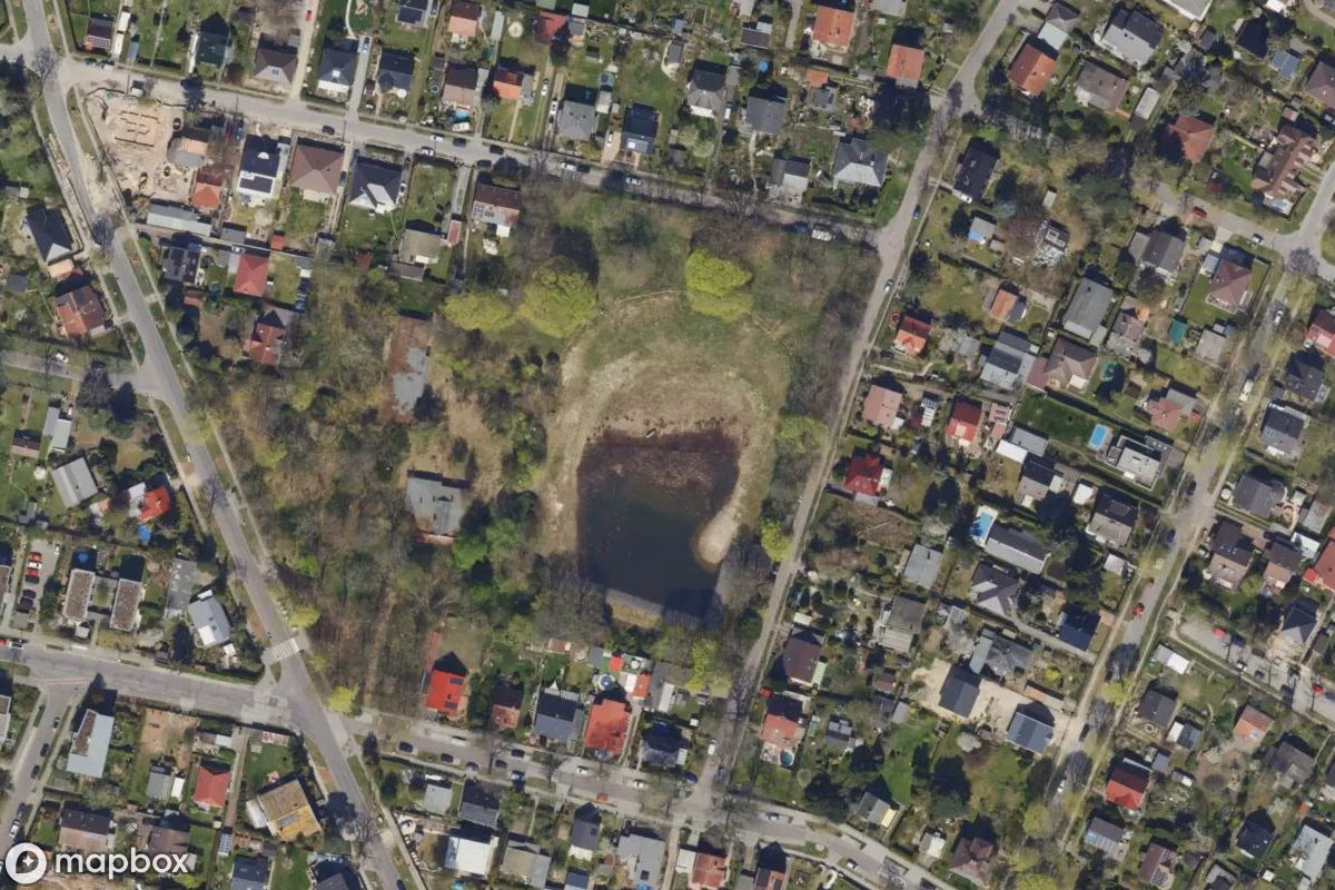 Vue aérienne satellite de Wernerbad, un  abandonné à Berlin, Allemagne