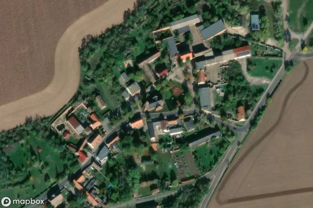 Satellittbilde fra luften av Kirche, et forlatt Kirke i Meilendorf, Tyskland