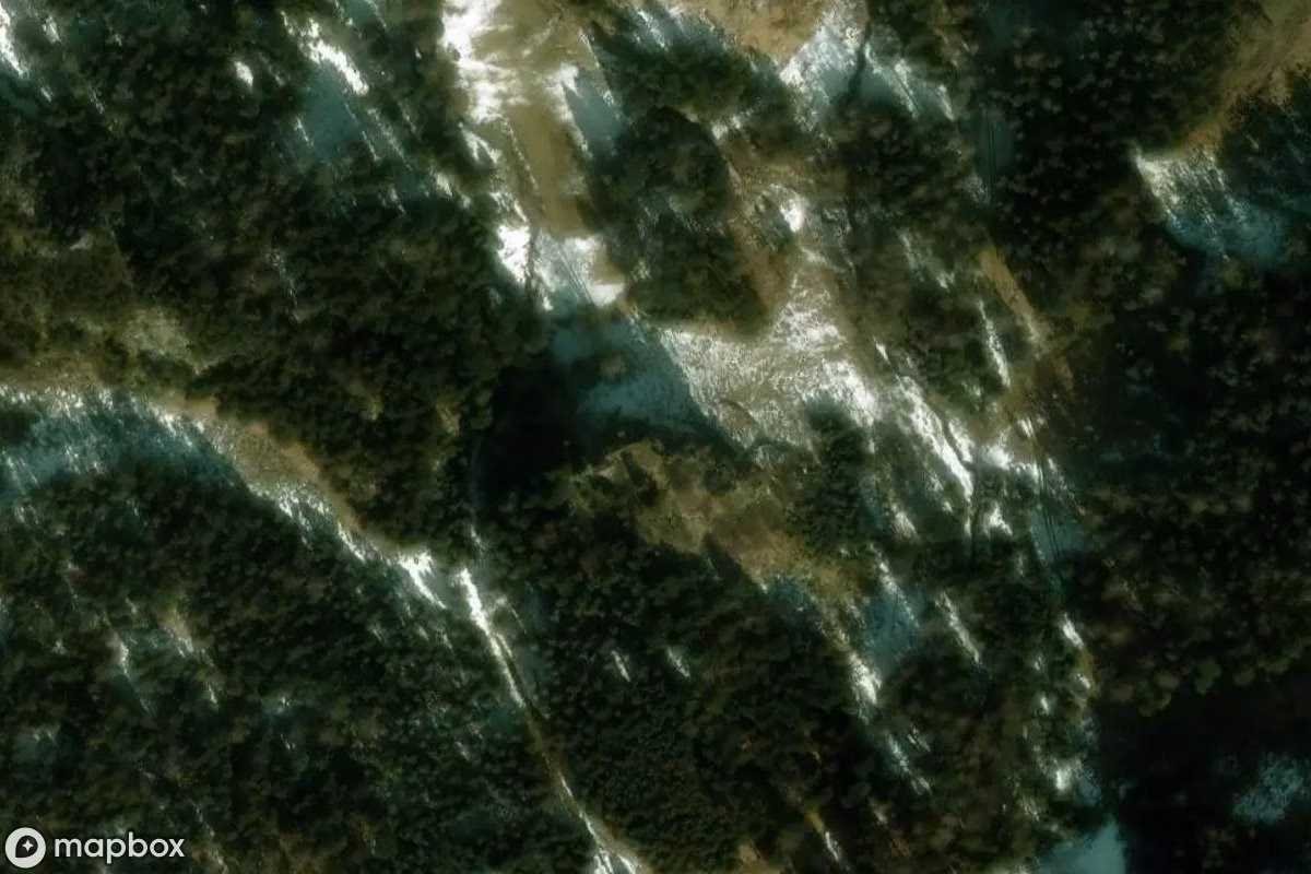 Műholdas légi felvétel Burgruine Kammerstein helyszínről, egy elhagyatott Rom itt: Kammern im Liesingtal, Ausztria