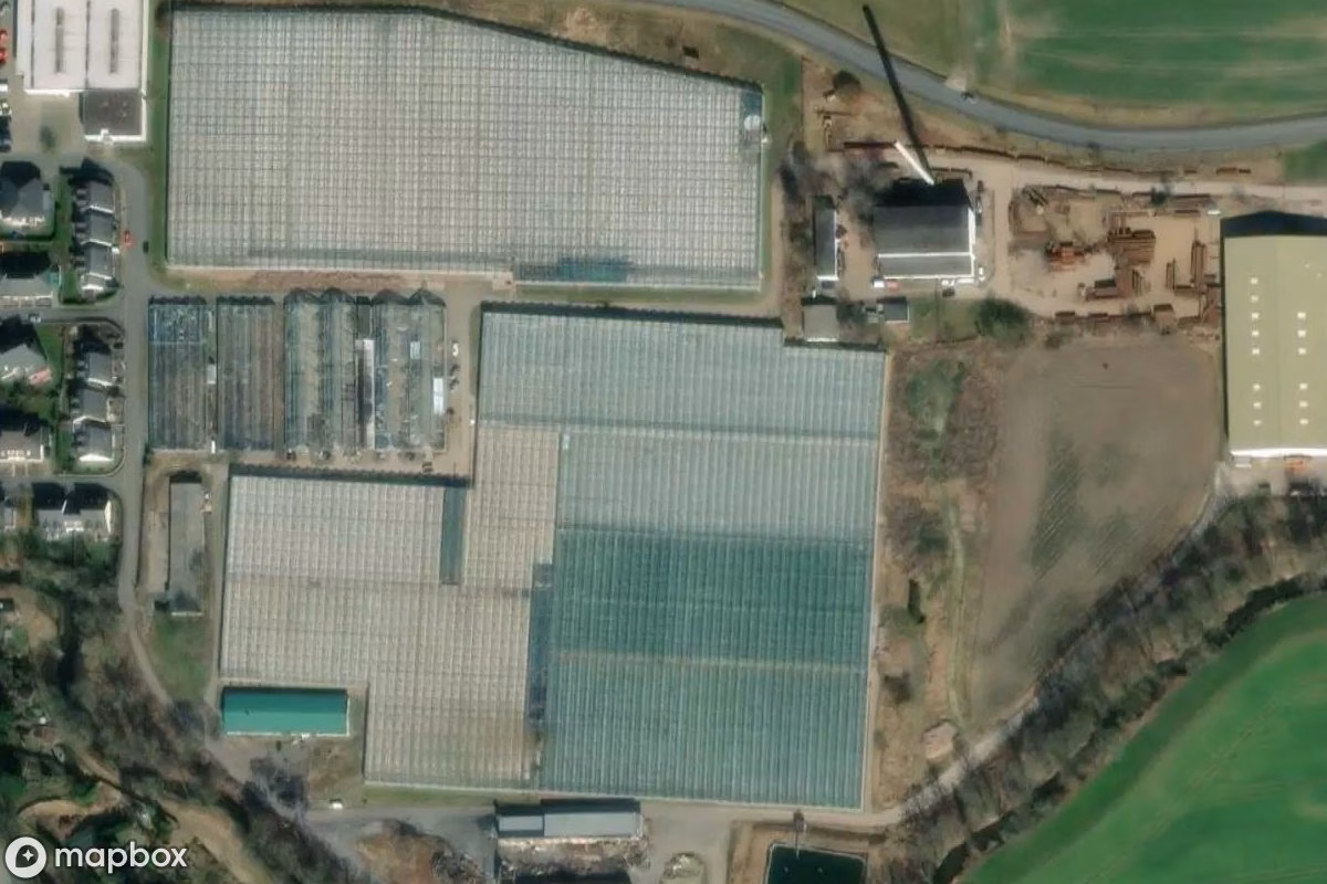 Satellitbild från luften av Gärtnerei, en övergiven Bondgård i Laasdorf, Tyskland