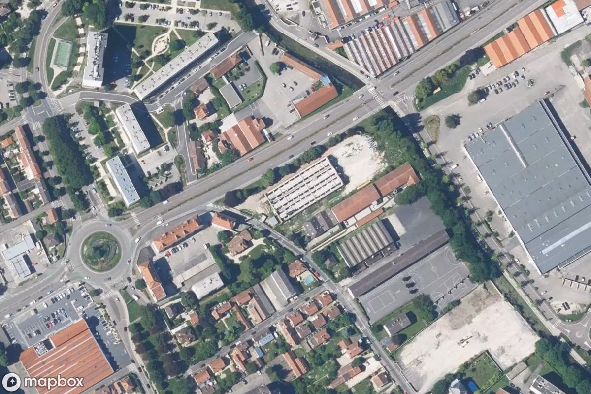 Satelitní letecký pohled na Verlassene Fabrik Dx, opuštěné Továrna v Troyes, Francie