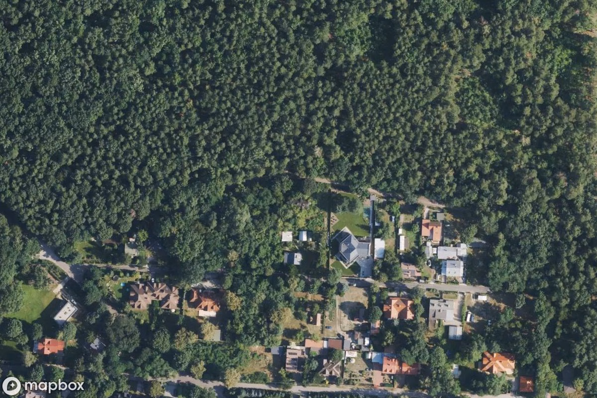 Vue aérienne satellite de Verlassenes Waisenhaus, un  abandonné à Warsaw, Pologne