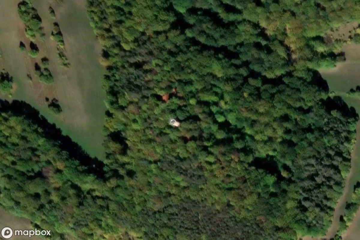 Aerial satellite view of Burgruine Schauenforst, an abandoned Ruin in Uhlstädt-Kirchhasel, Germany