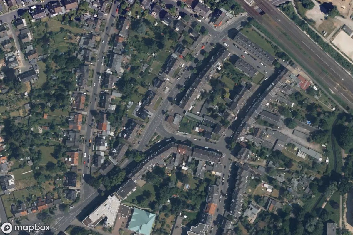 Aerial satellite view of Automobilverkauf, an abandoned Shop in Dusseldorf, Germany
