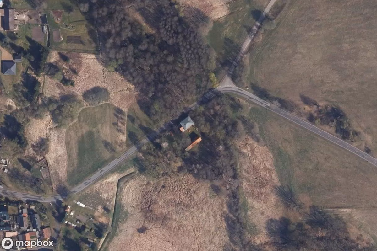 Vue aérienne satellite de Wassermühle Rägelin, un Usine abandonné à Temnitzquell, Allemagne