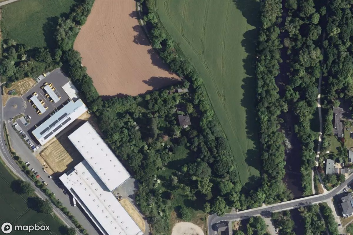 Műholdas légi felvétel Villa helyszínről, egy elhagyatott Lakóház itt: Kreuzau, Németország