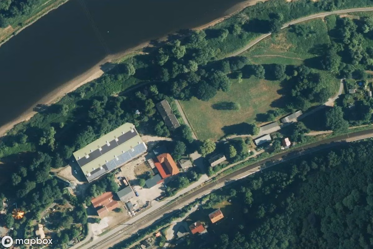 Satellittbilde fra luften av Sägewerk, et forlatt Fabrikk i Königstein, Tyskland