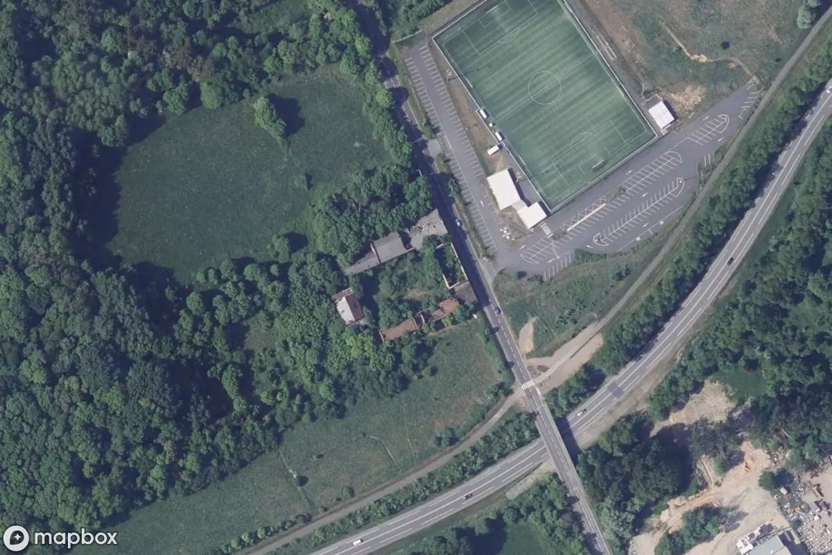 Satelitarny widok z lotu ptaka Das Teufelsgehöft, opuszczone  w Sarreguemines, Francja