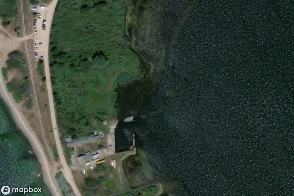 Satellitenansicht von Schiffe, eine verlassene  in Dranske, Deutschland