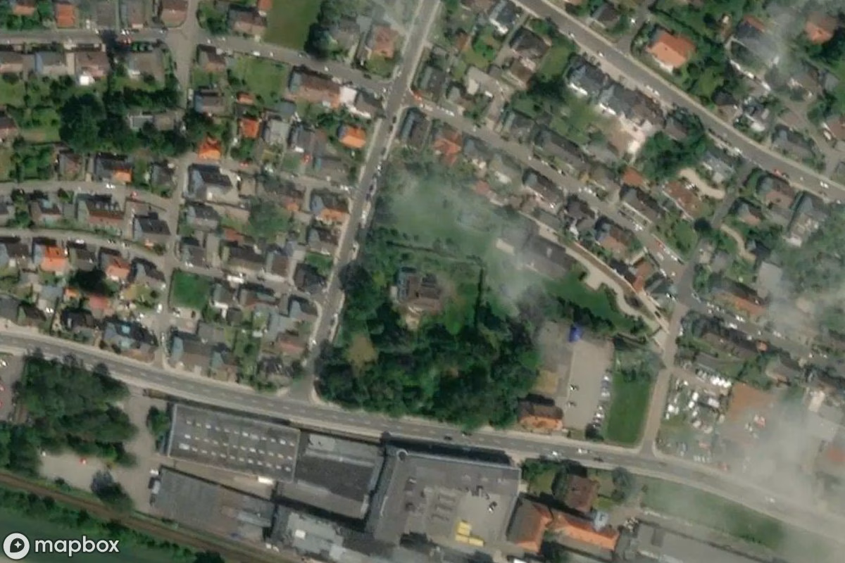 Satelitarny widok z lotu ptaka Seltmann-Villa, opuszczone Dom mieszkalny w Weiden in der Oberpfalz, Niemcy