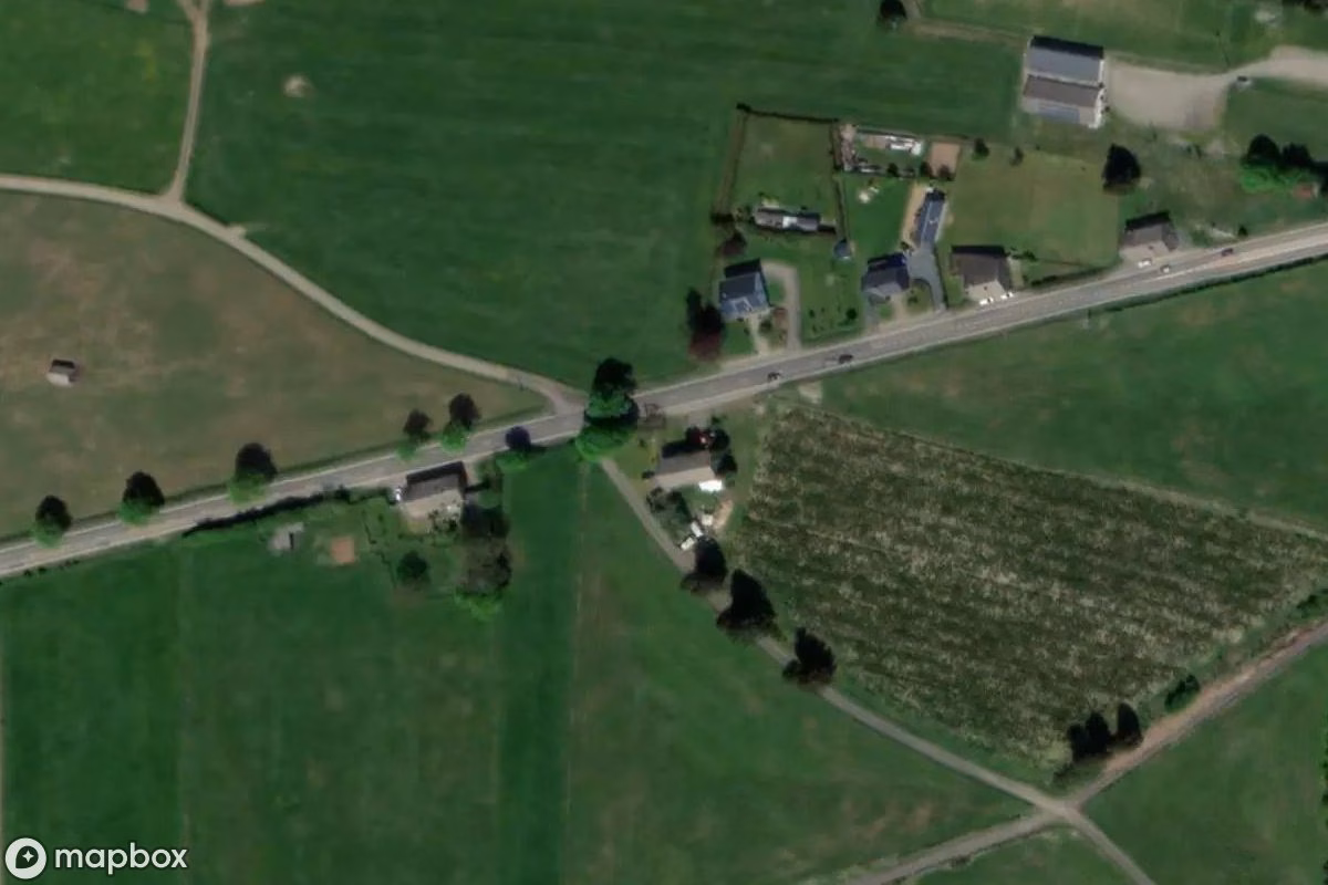 Satelitní letecký pohled na Hof, opuštěné Statek v Regné, Belgie