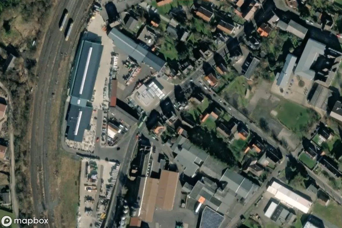 Satellietbeeld vanuit de lucht van Haus, een verlaten  in Alsfeld, Duitsland