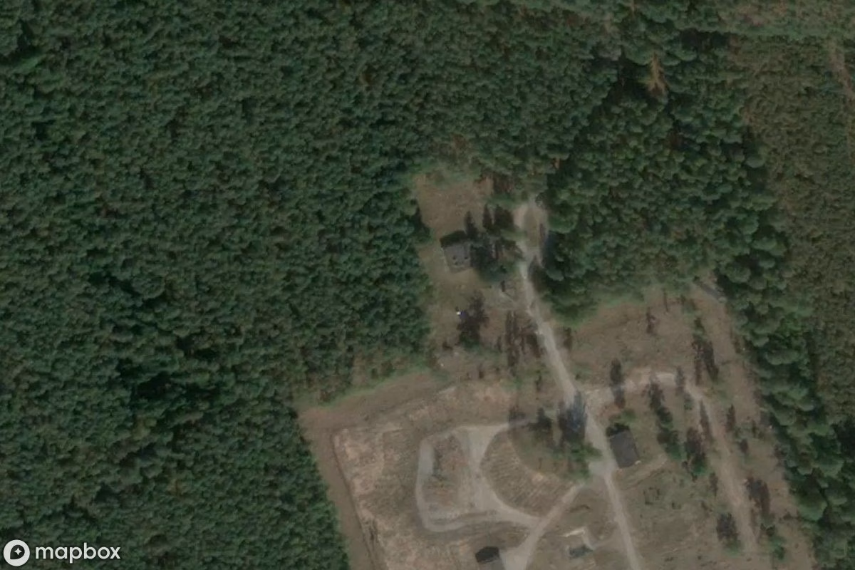 Satellitbillede set fra luften af 6. Flugregiment, et forladt Militært anlæg i gmina Szydłowo, Polen