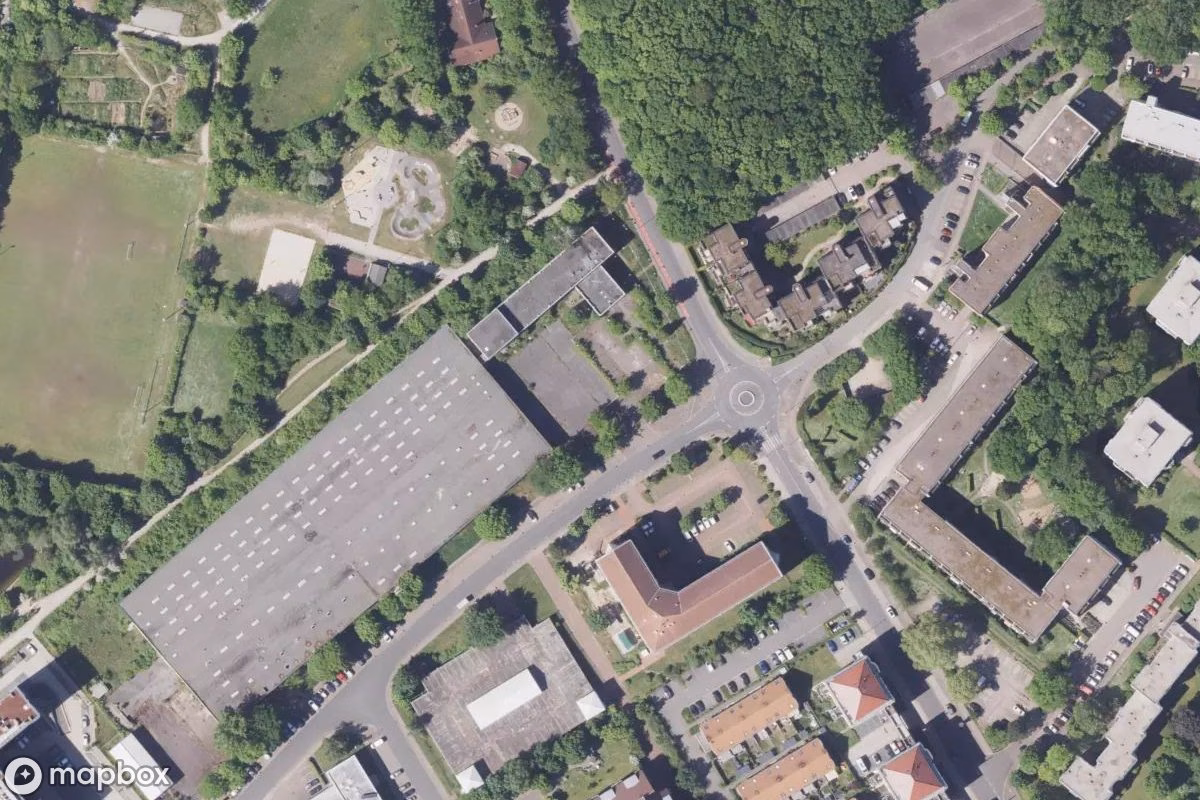 Vue aérienne satellite de Gewerbeobjekt, un  abandonné à Laatzen, Allemagne