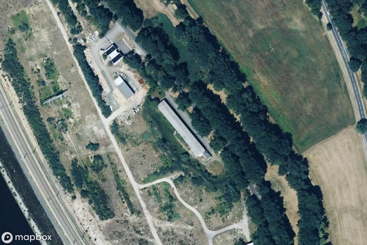 Satelitní letecký pohled na Pension, opuštěné Hotel v Litschen - Złyčin, Německo